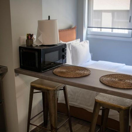 Rooster Suites Atene Esterno foto