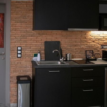 Rooster Suites Atene Esterno foto