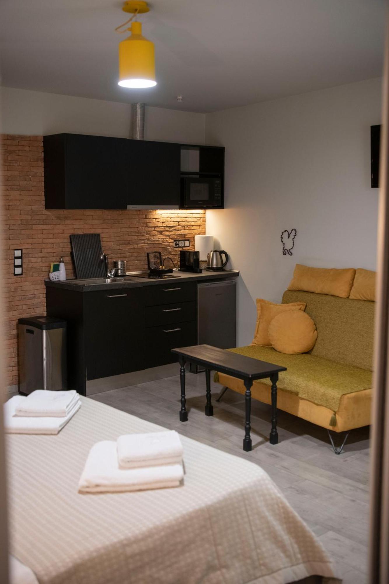 Rooster Suites Atene Esterno foto