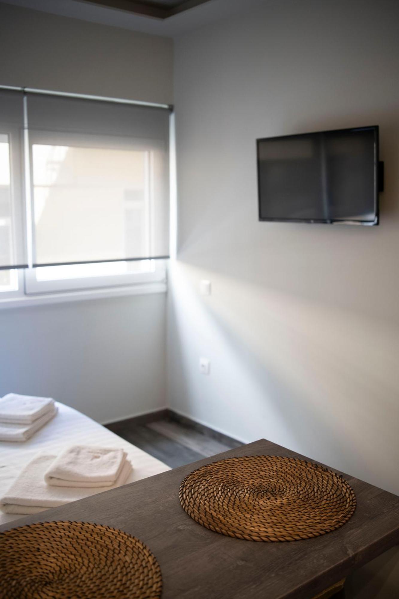 Rooster Suites Atene Esterno foto