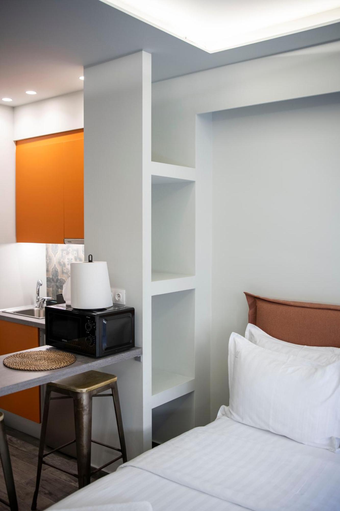 Rooster Suites Atene Esterno foto