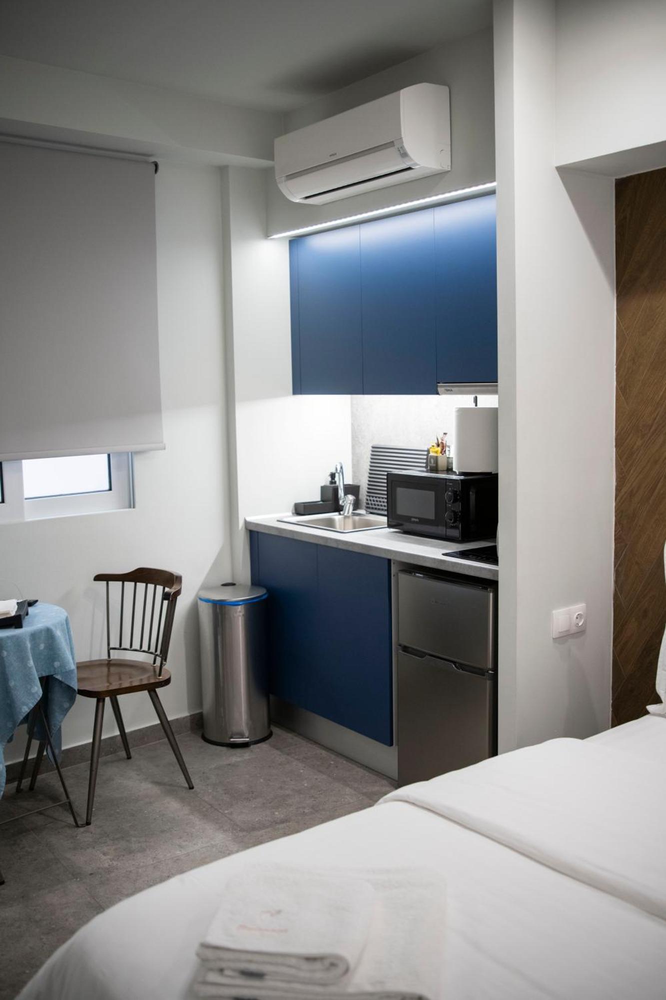 Rooster Suites Atene Esterno foto