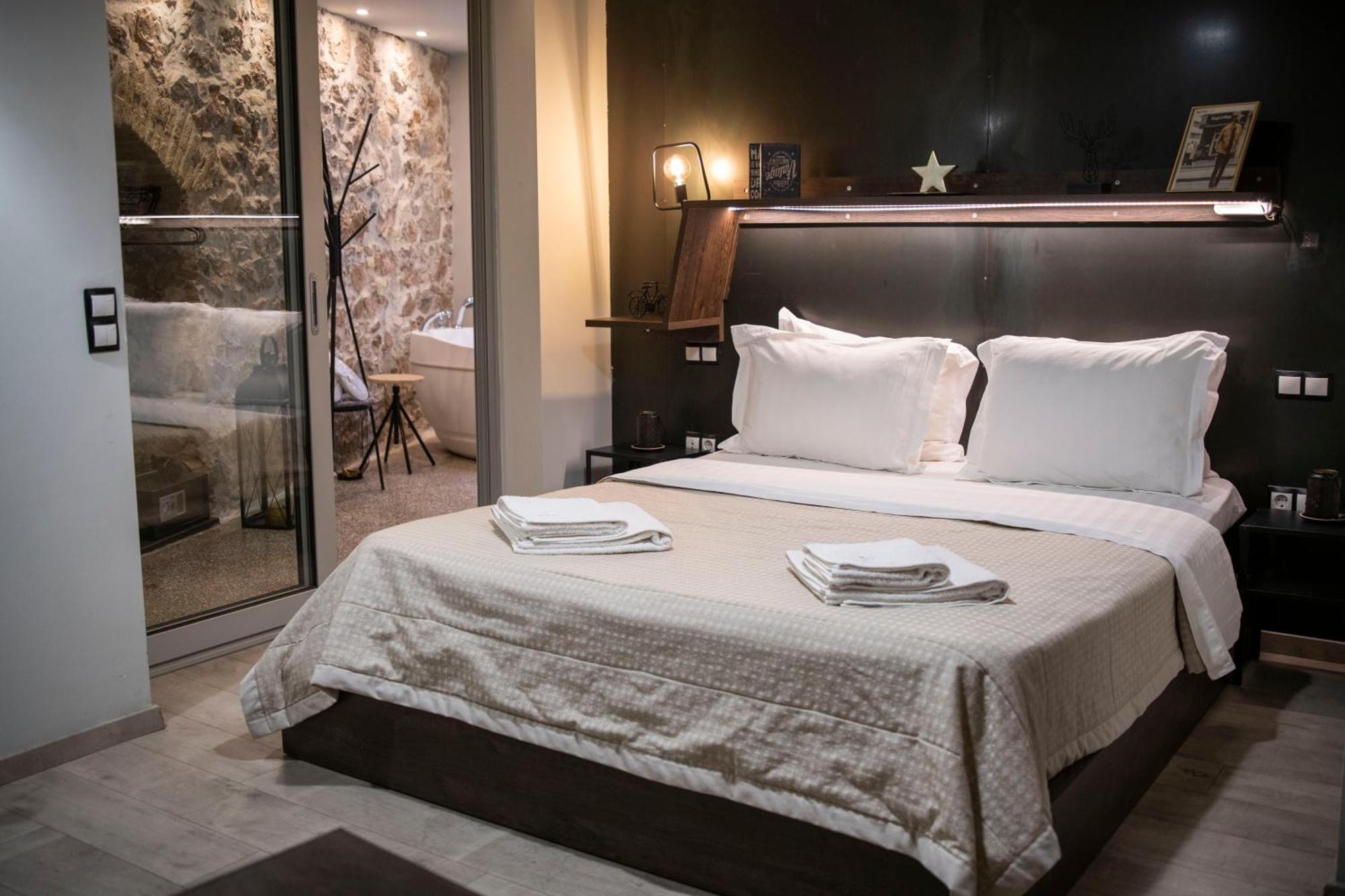 Rooster Suites Atene Esterno foto