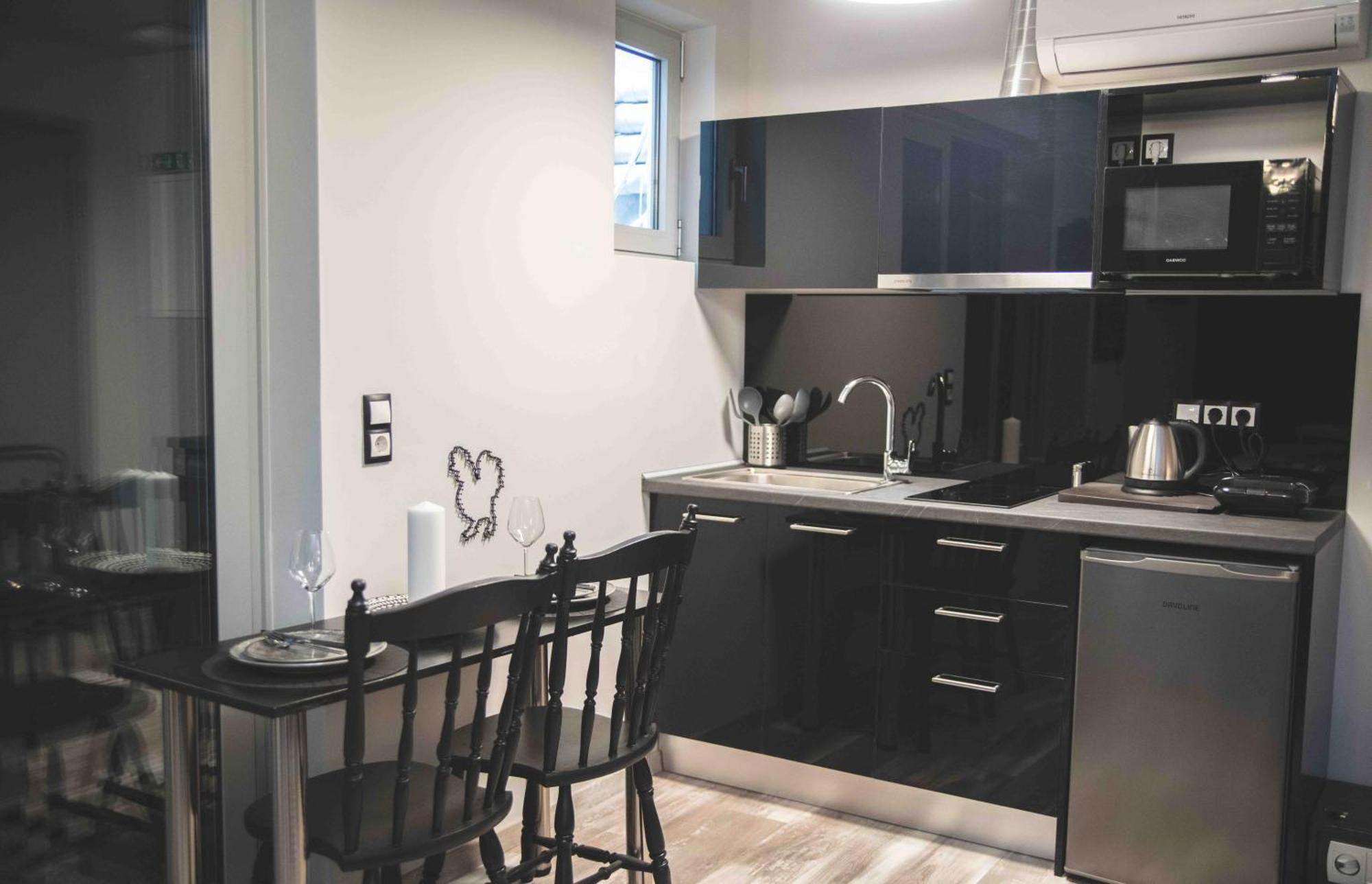 Rooster Suites Atene Esterno foto